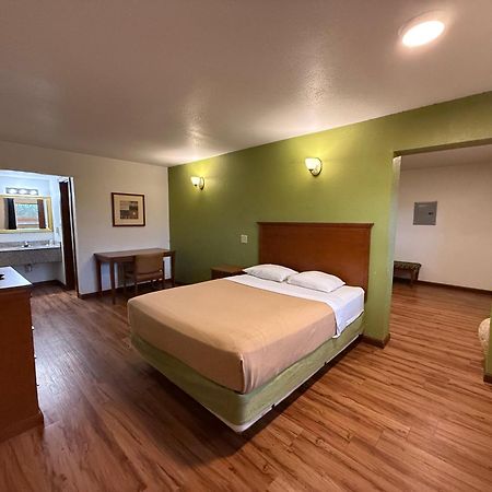 Relax Inn & Suites Mattoon Dış mekan fotoğraf